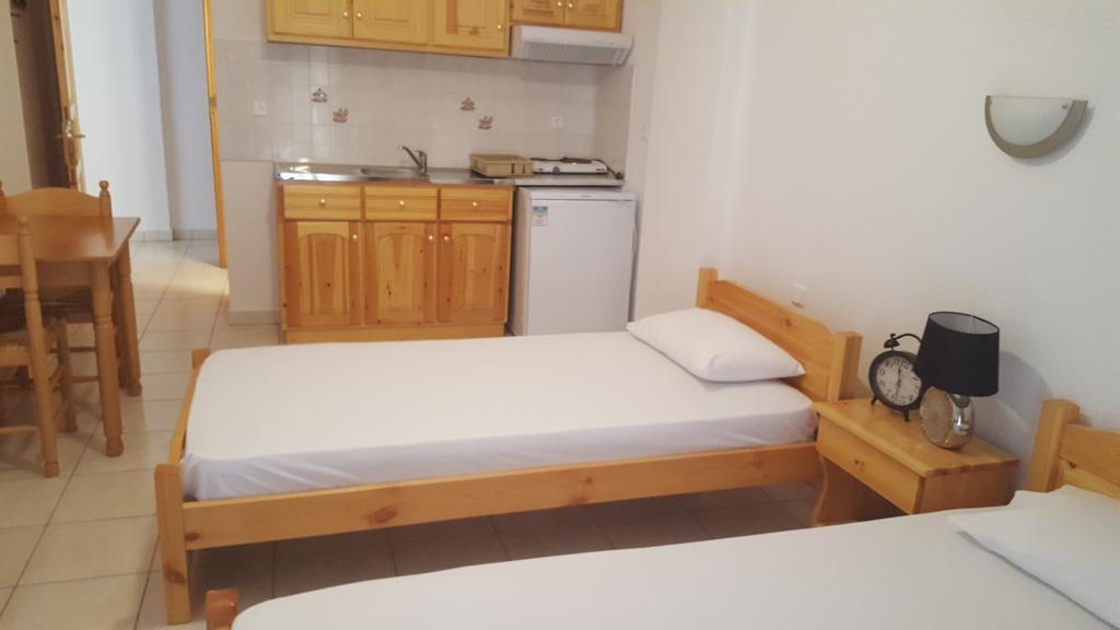 Mantos Rooms 1 Neo Klima Room photo